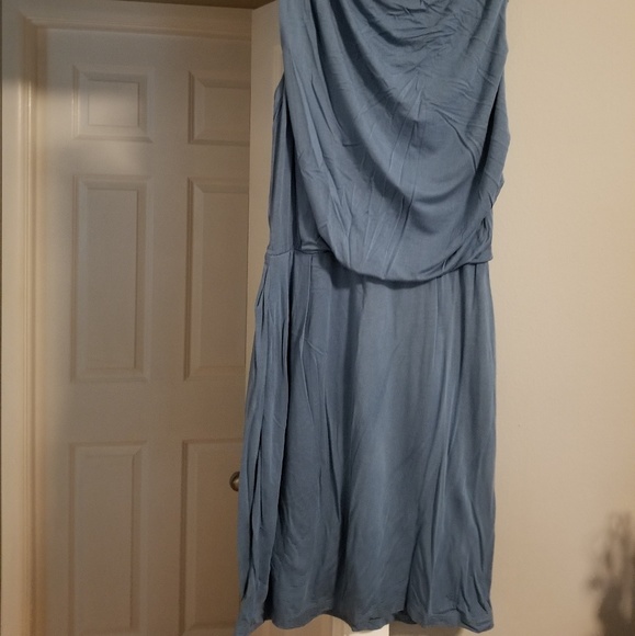 Dress - Picture 3 of 4